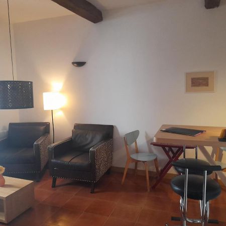 Les Studios De St Guilhem Saint-Guilhem-le-Desert Exterior foto