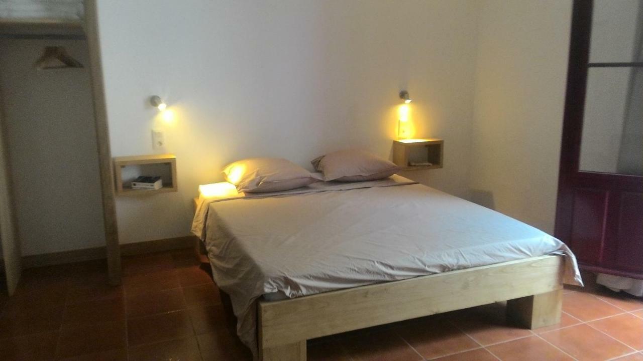 Les Studios De St Guilhem Saint-Guilhem-le-Desert Exterior foto